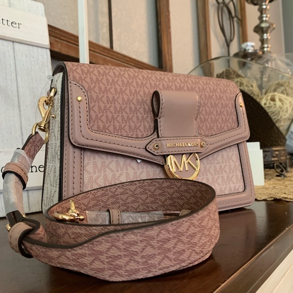 New Mk 💕 Jessie shoulder bag very unique - Picture 2 of 10